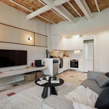 Uyuni - 2 Bedrooms And Balcony In Eixample Dreta Barcelona