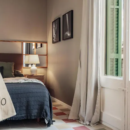 Uyuni - 2 Bedrooms And Balcony In Eixample Dreta * Barcelona